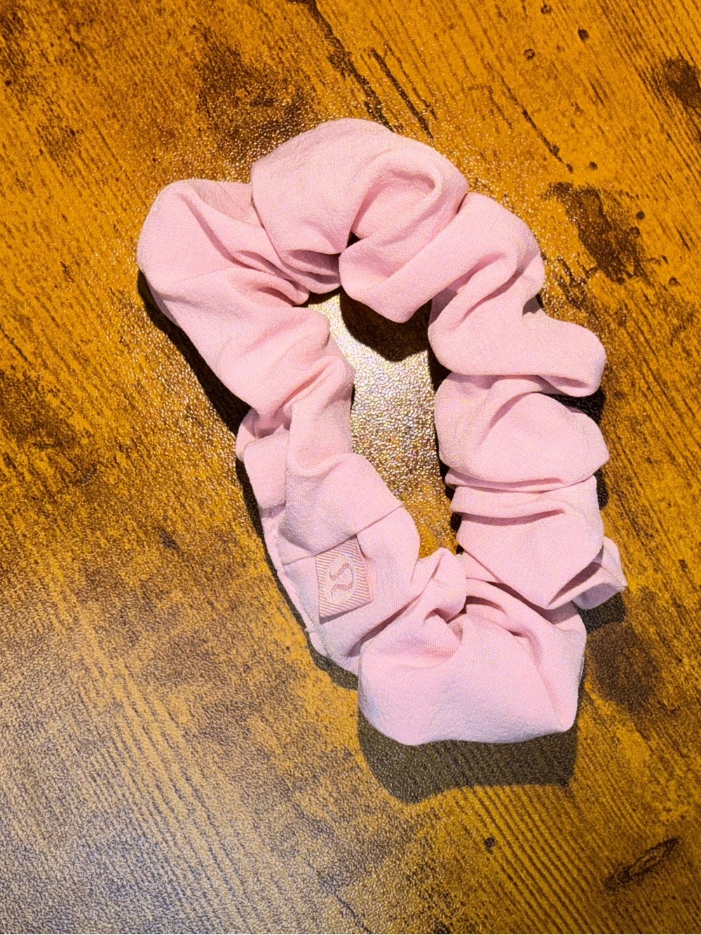 Lululemon Uplifting Scrunchie
Dusty Pink